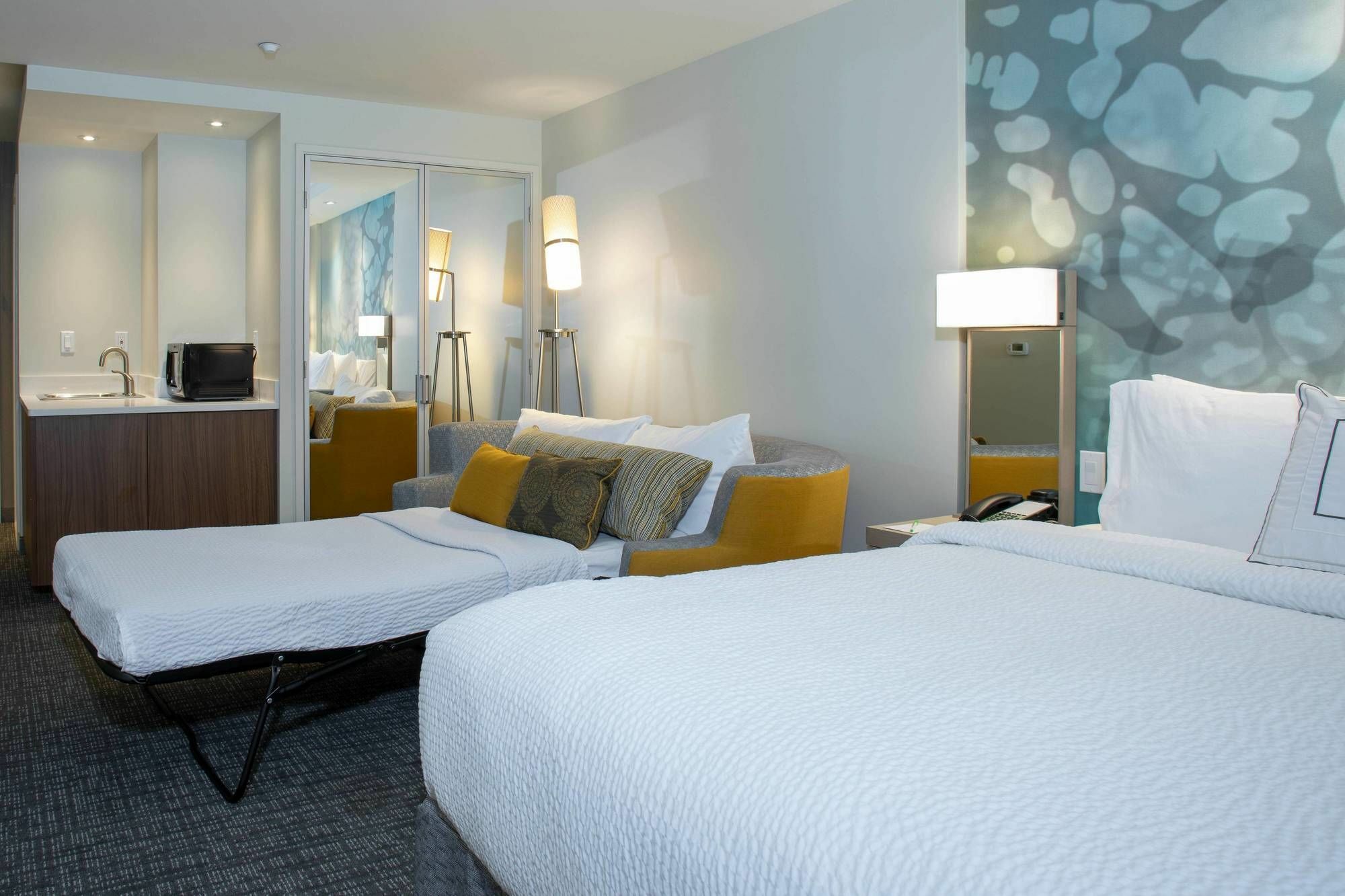 Courtyard By Marriott New York Queens/Fresh Meadows Eksteriør bilde